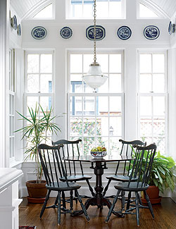Lifestyle: American Folk Art in a Classical Setting by Frances McQueeney-Jones Mascolo with photography by Ellen McDermott