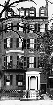1904 photograph of the exterior.