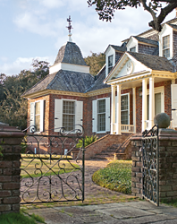 Fig. 14: The main residence of Mulberry Plantation, circa 1712, features extremely rare corner pavilions with double-tiered, bell cast shingled roofs. Photography by Rick McKee.