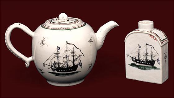 Chinese Export Porcelain Teapot and Tea Caddy