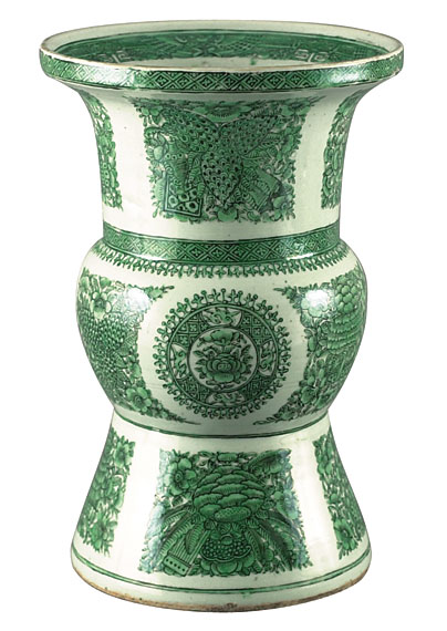 Chinese Export Porcelain Temple Vase