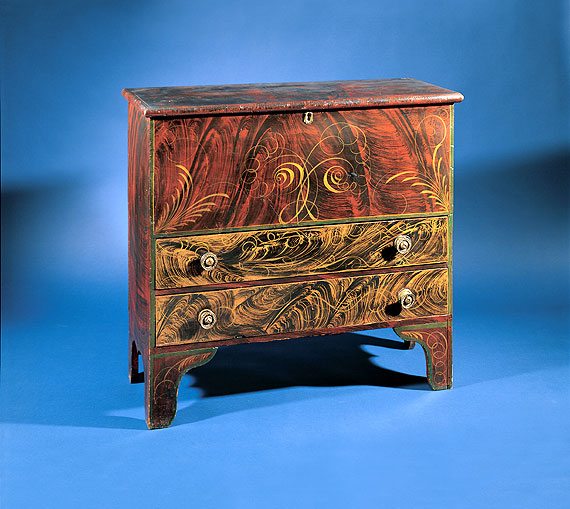 Maine Lift-top Blanket Chest with Two Drawers