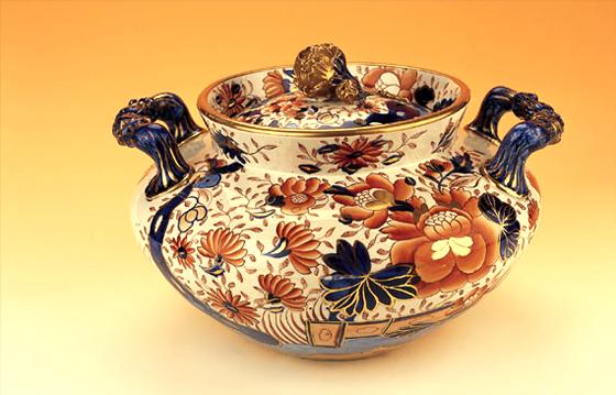 A Rare Mason's Ironstone China Pot Pourri