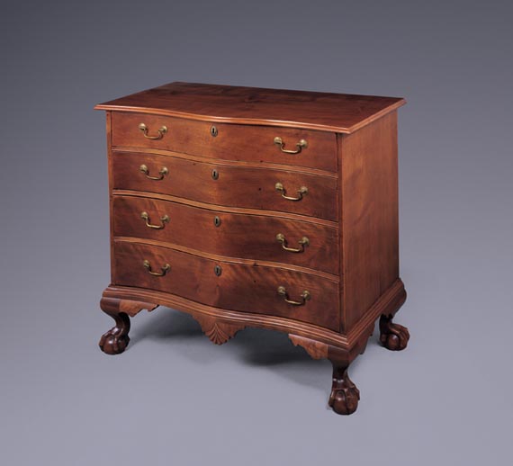 Chippendale Serpentine Chest of Drawers