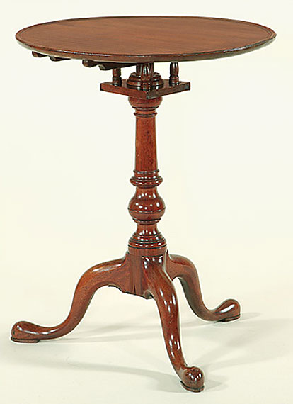 Fine Queen Anne Mahogany Candlestand