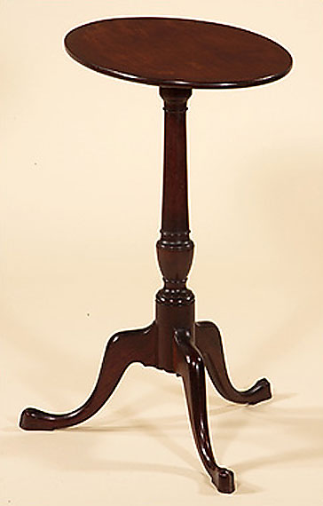 Fine Federal Mahogany Oval-Top Candlestand