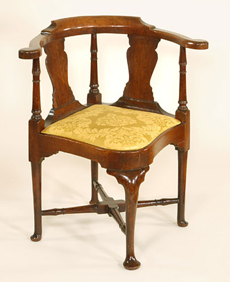 Fine Queen Anne Walnut Corner Chair