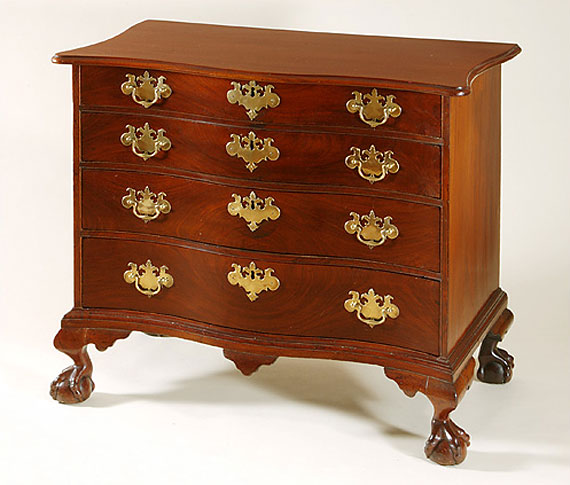 Chippendale Serpentine Front Chest of Drawers