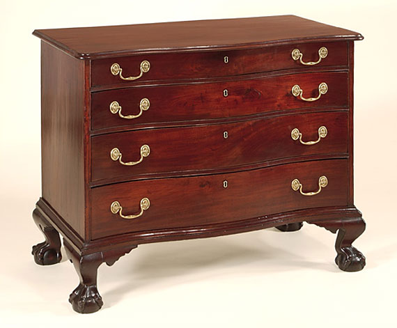 Chippendale Serpentine Front Chest of Drawers (2)