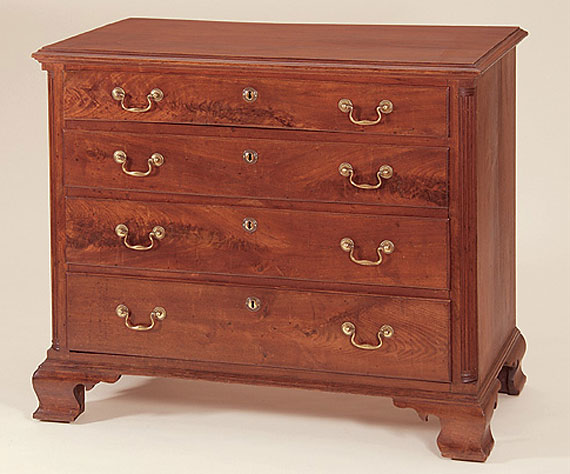 Chippendale Fig. Walnut 1/4-Col. Chest of Drawers
