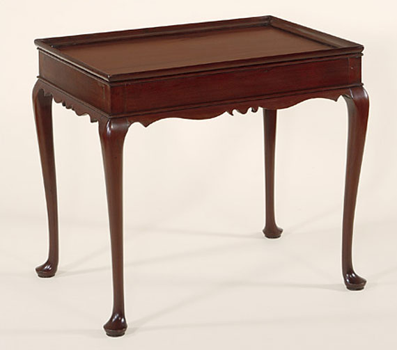 Outstanding Queen Anne Mahogany Tea Table