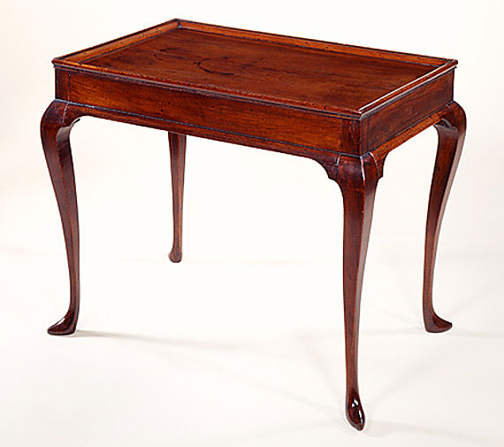 Fine Queen Anne Mahogany Tea Table
