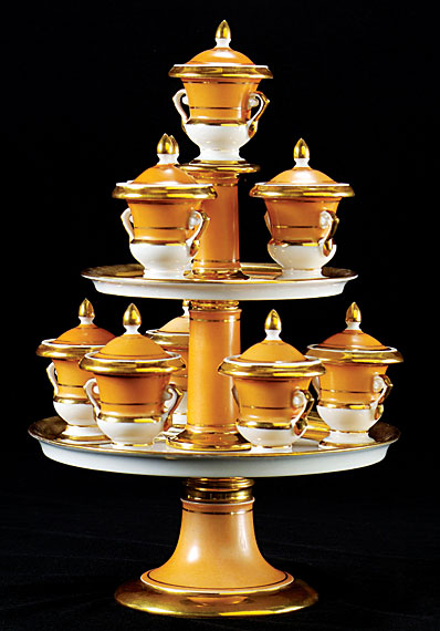 A Paris Porcelain Pot a Creme Service