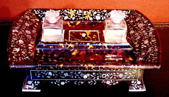 1820(circa) English Tortoiseshell inkwell