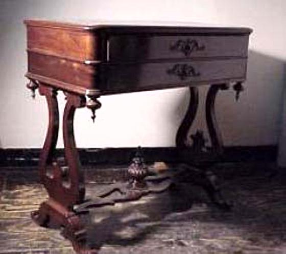 Rosewood and Satinwood Fine Ladies Sewing Table