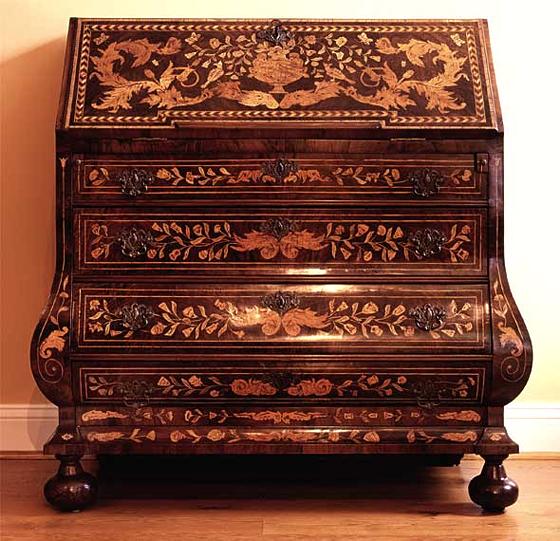 18th Century Dutch Bombe Fronted Bureau