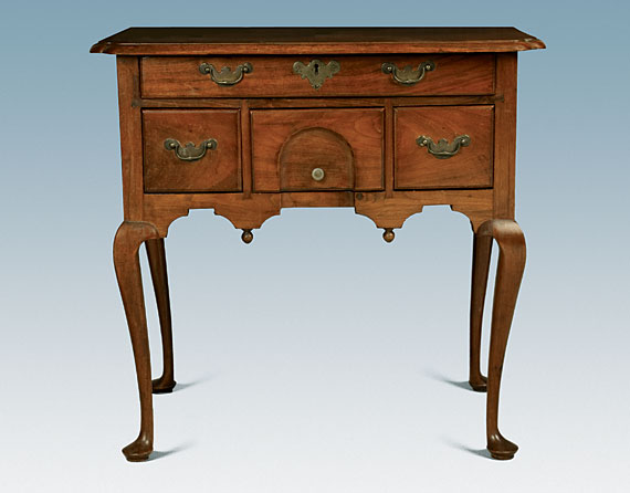 Diminutive Queen Anne Dressing Table
