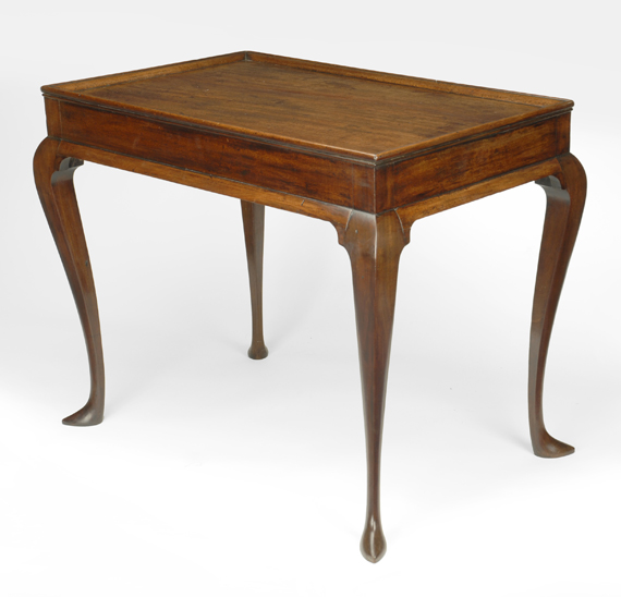 An excellent Queen Anne mahogany tray-top tea table, Newport, Rhode Island, circa 1750-70.