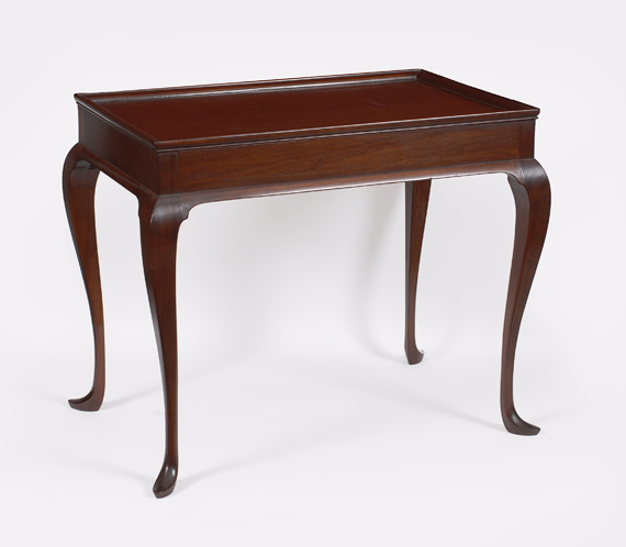 A fine Queen Anne mahogany tray top tea table, Newport, Rhode Island, circa 1750-70.