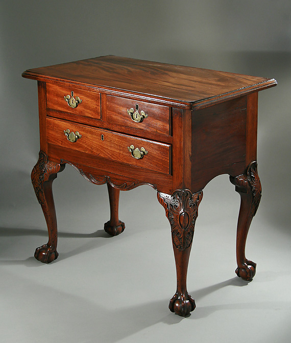 GEORGE II PROVINCIAL MAHOGANY LOWBOY,  England, c1750-60