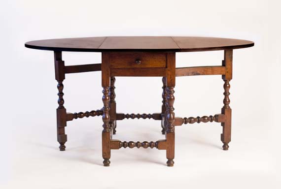Walnut William & Mary Gateleg Table