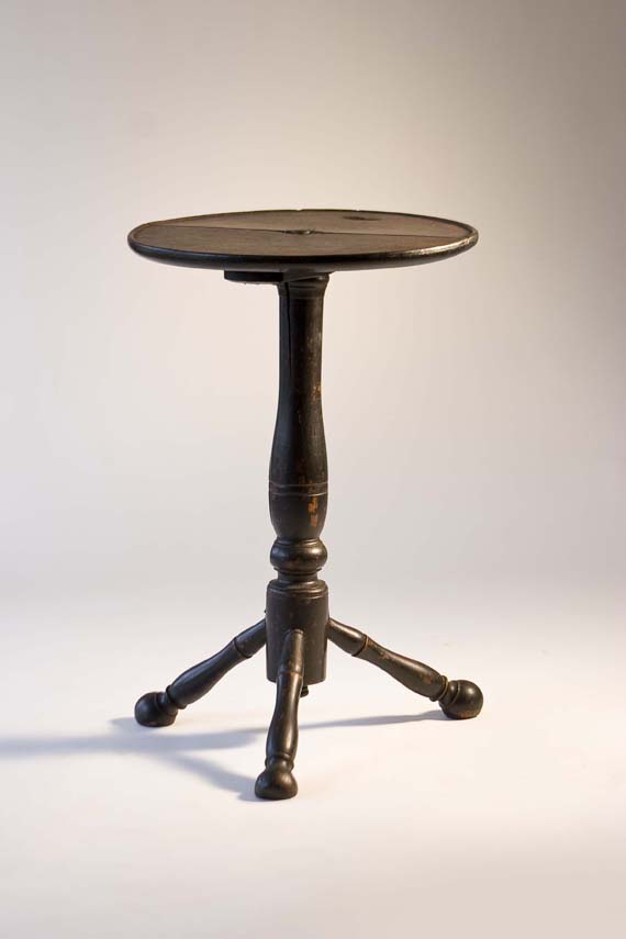 Maple William & Mary Dish-top Candlestand