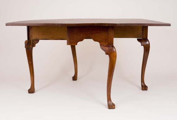 Walnut Queen Anne Drop Leaf Table